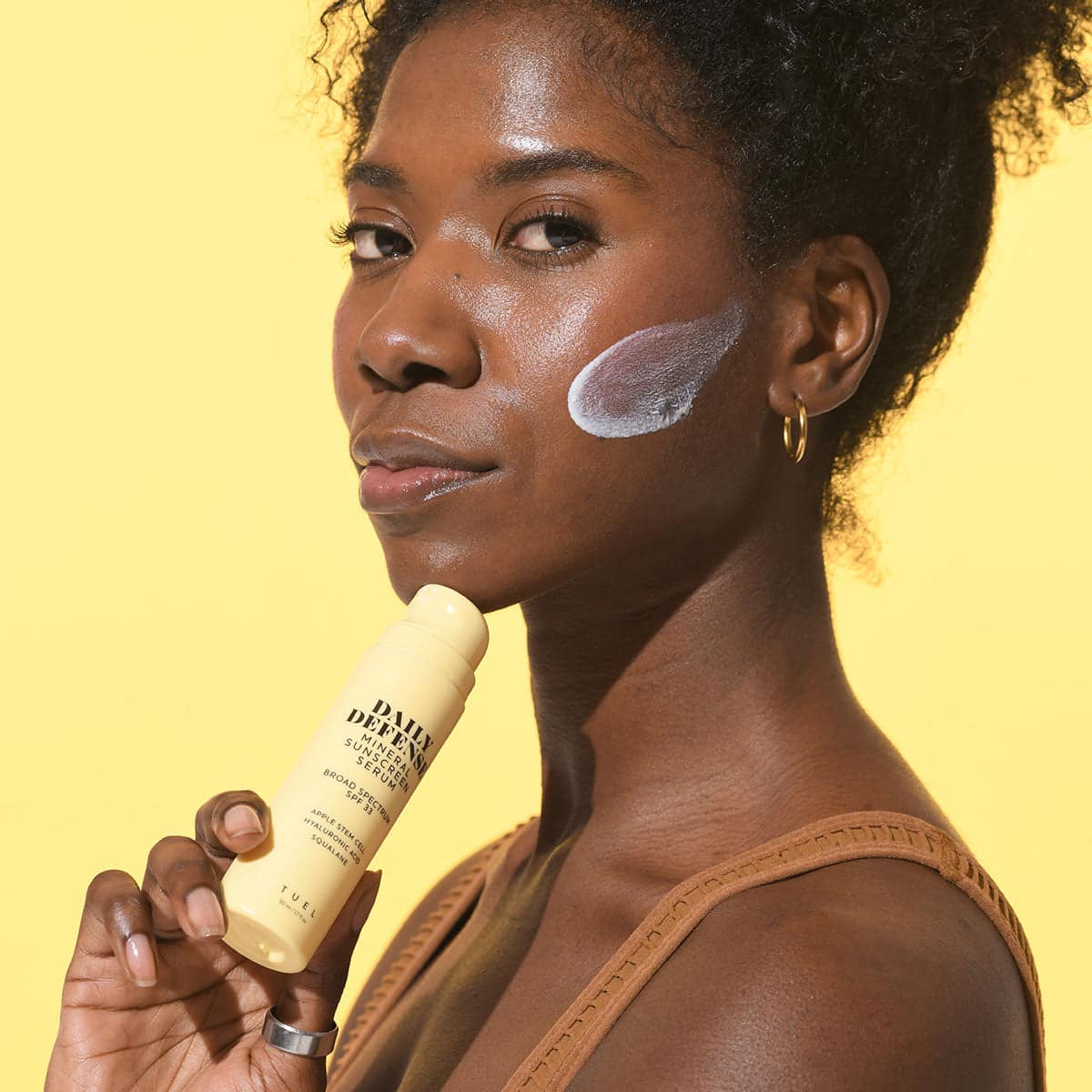 TUEL_Suncare-Kit_Shoot11639_1200x1200_6e670724-a48a-4eb6-9a7b-ef39bb94fe5c (1)