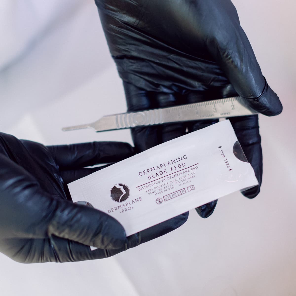 CNZ_10DBladeInHand