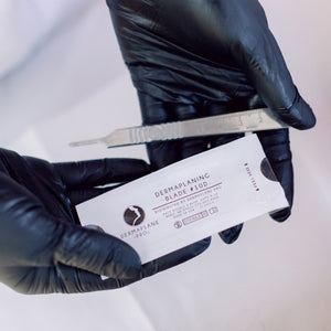 CNZ_10DBladeInHand