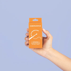 Microbrushes-Box-Hand