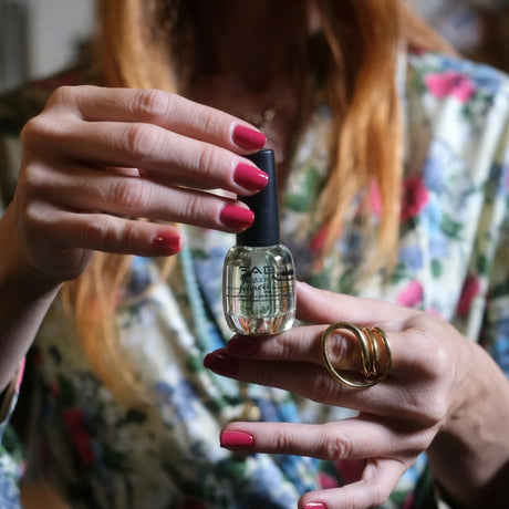 CuticleOil_Hand (1)