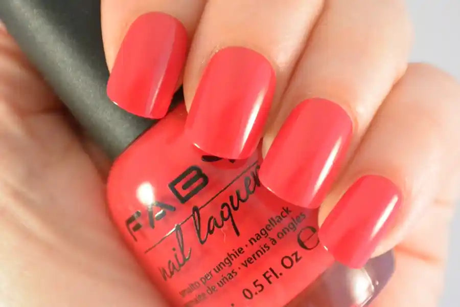 LC C013 Snow White_s snack – macro